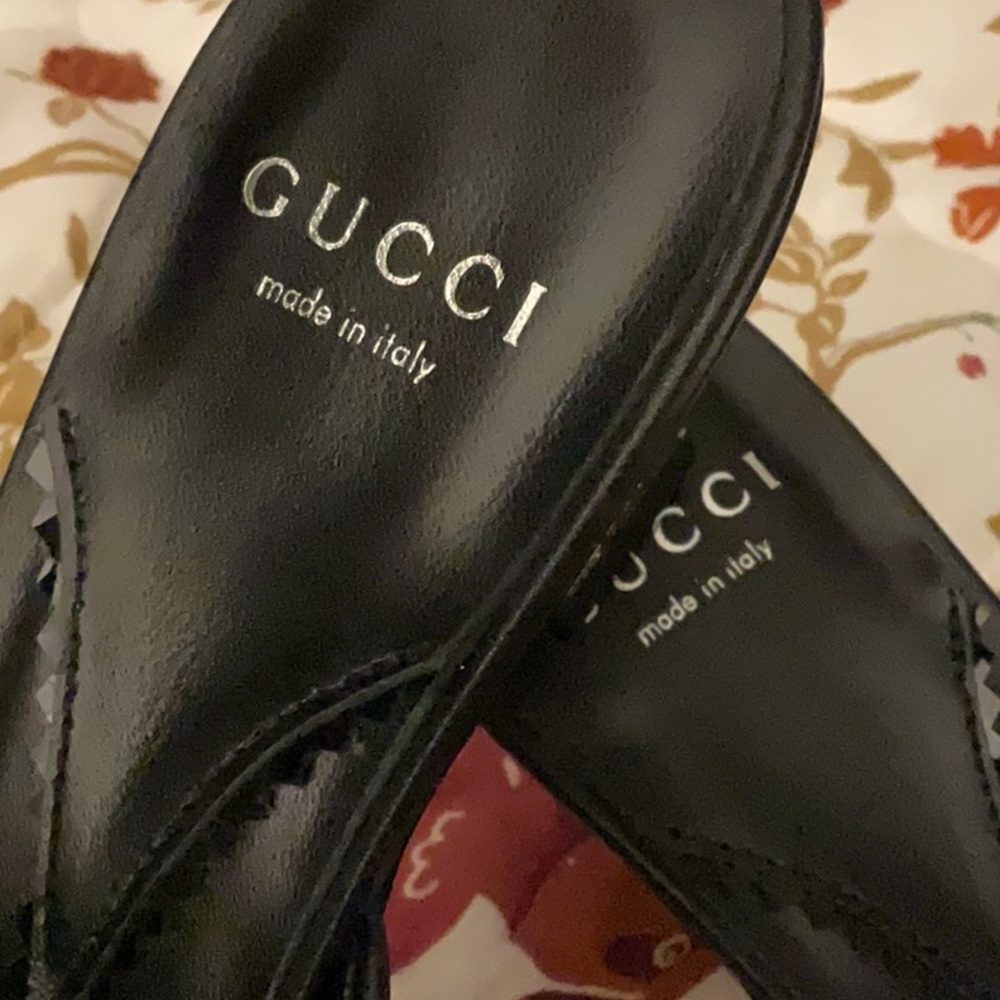 These shoes were gifted to me just too flashy the heel double gg - Picture 4 of 8
